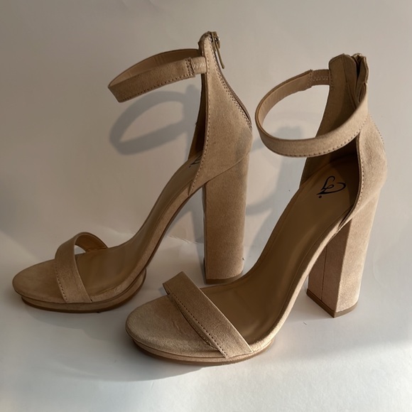 Open toe heels - Picture 4 of 6